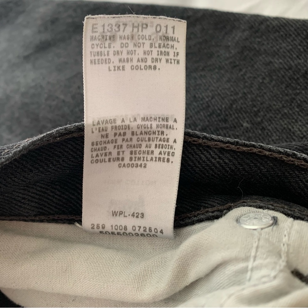 2000s Relaxed Fit Levi’s - Picture 6 of 8